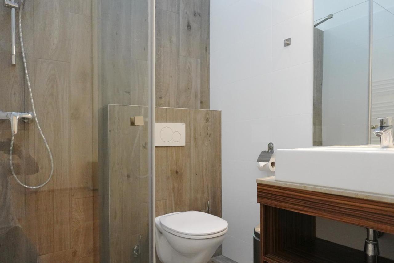 Apartment 4 Red Star 8