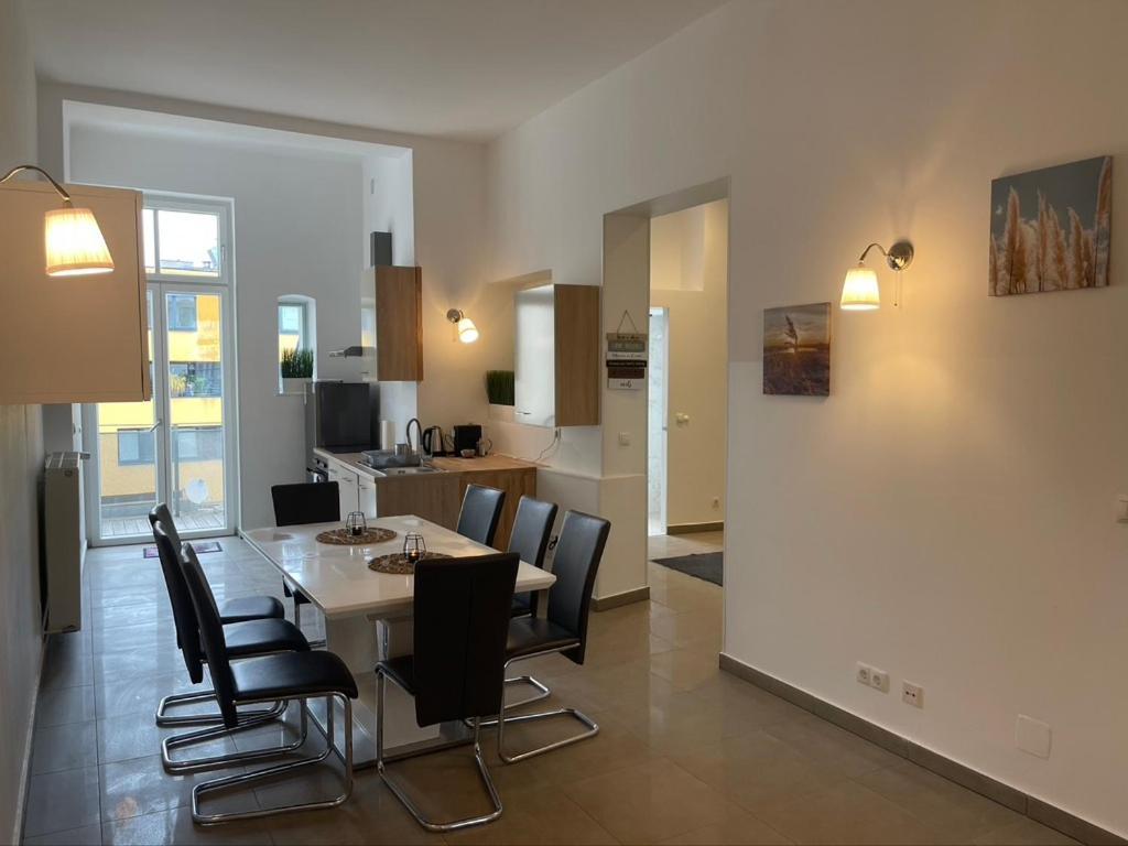 4 Red Star 8 Apartment