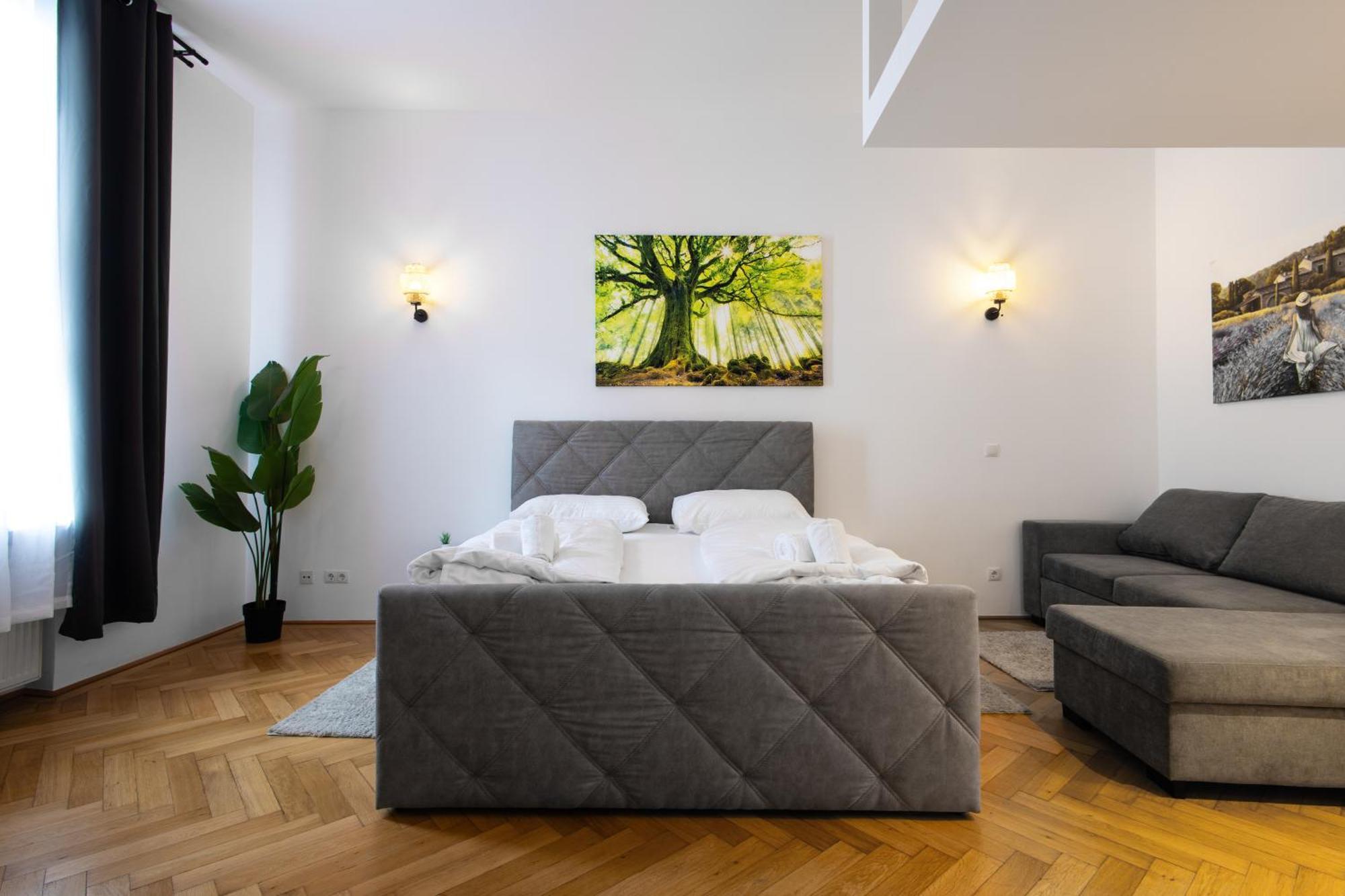 4 Red Star 8 * Wien